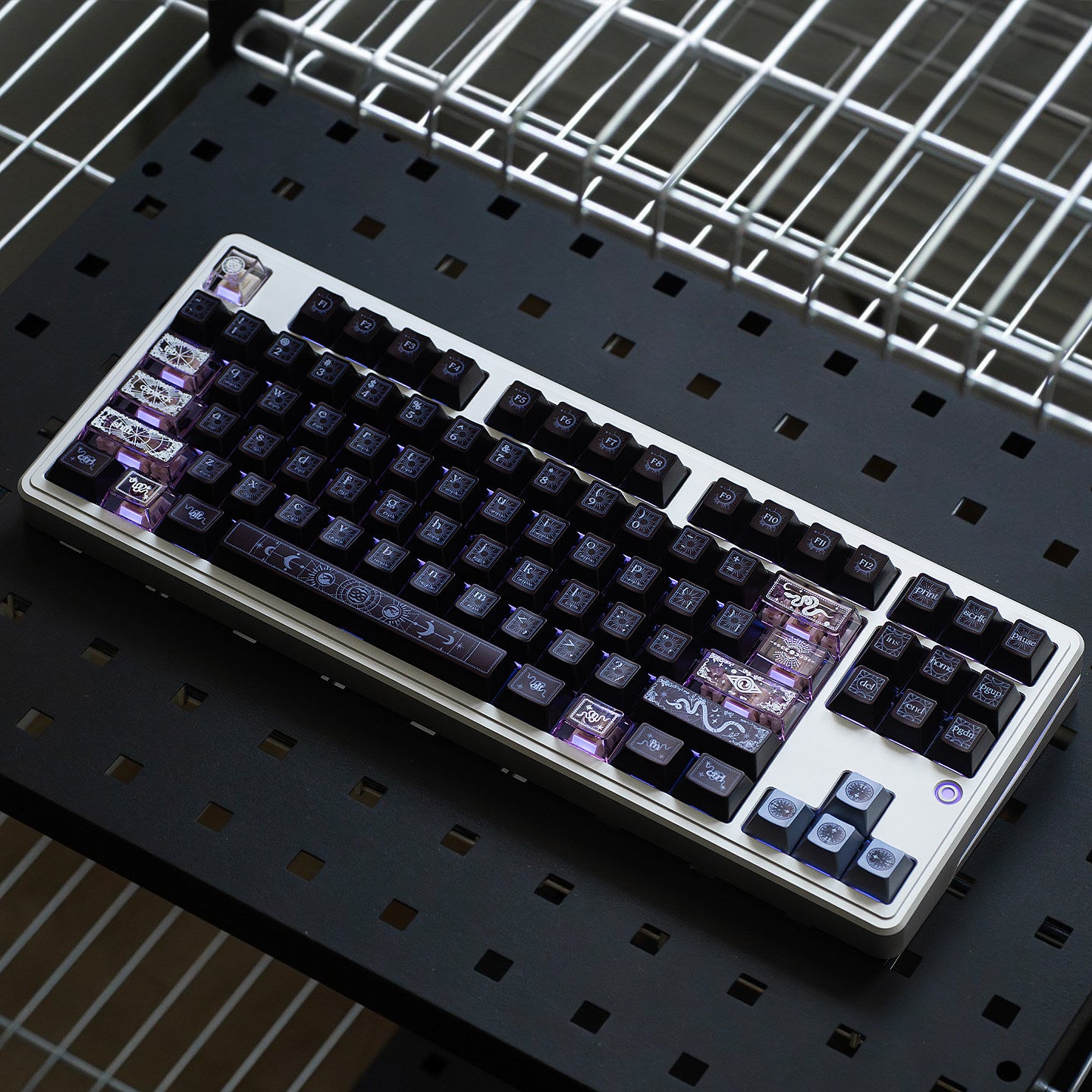 Taihe Amber Viper Metal Paint Keycaps