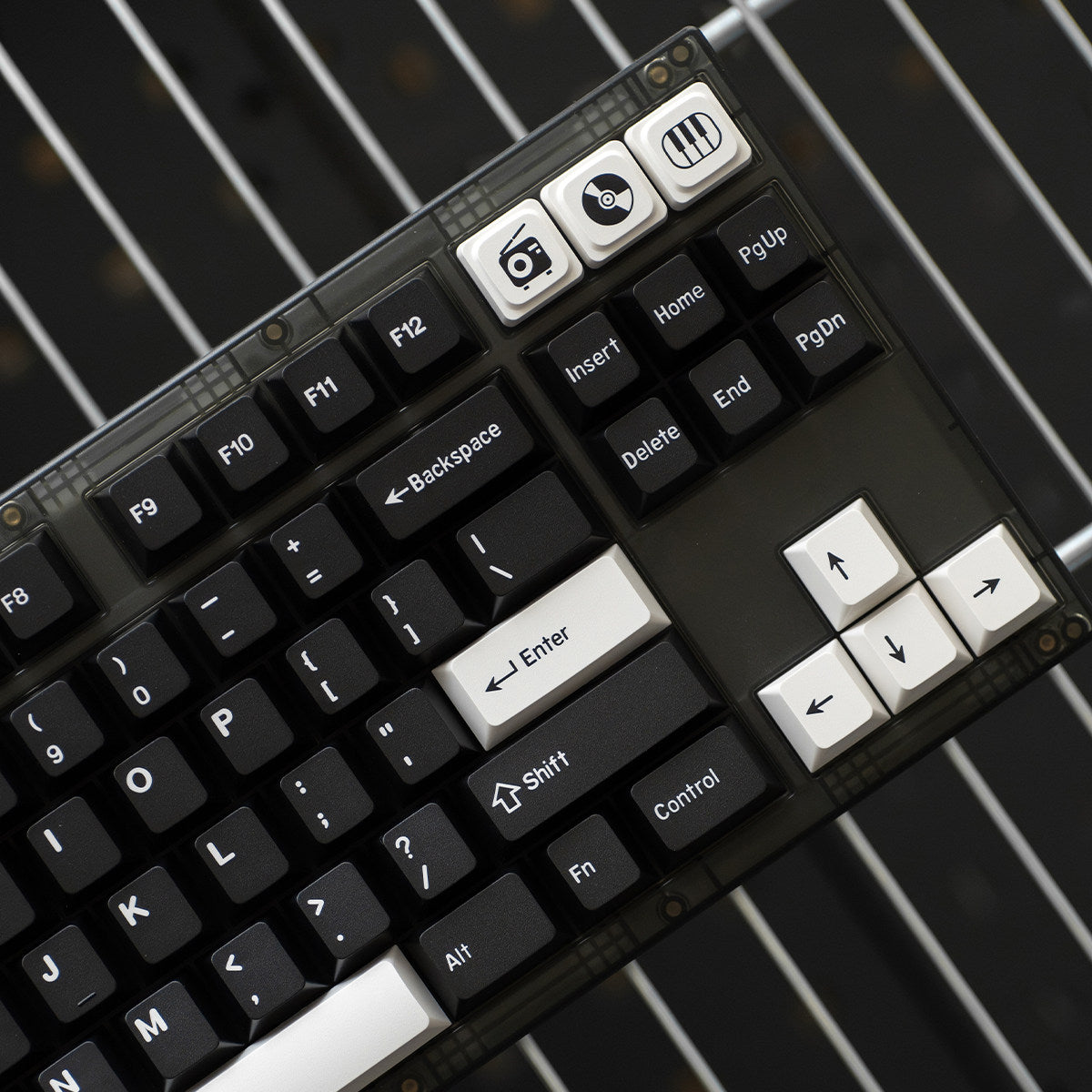 Wob（Black）& Bow（White）Keycaps Double-shot Molding